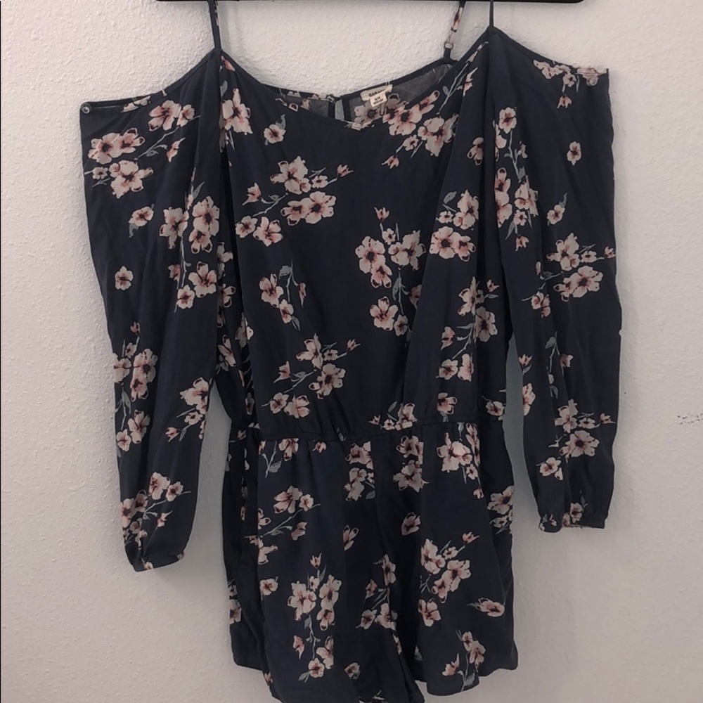 Off the shoulder spaghetti strap Romper